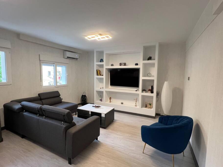 Cozy Side 2bd Apartment, 150m To The Appartamento *
