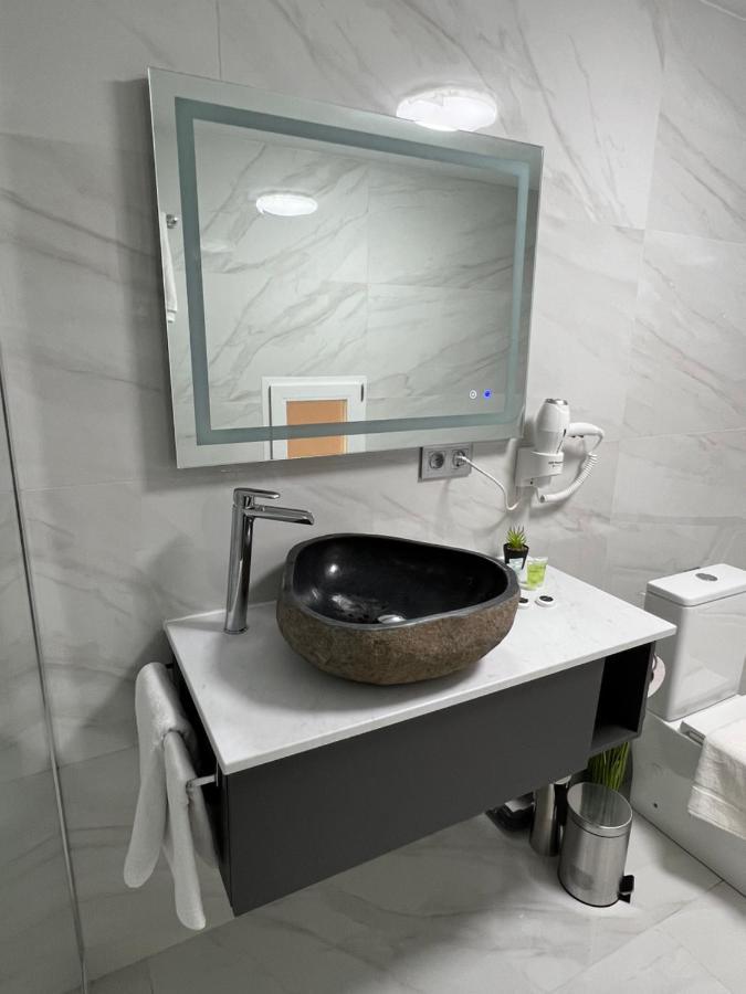 Cozy Side 2bd Apartment, 150m To The Appartement